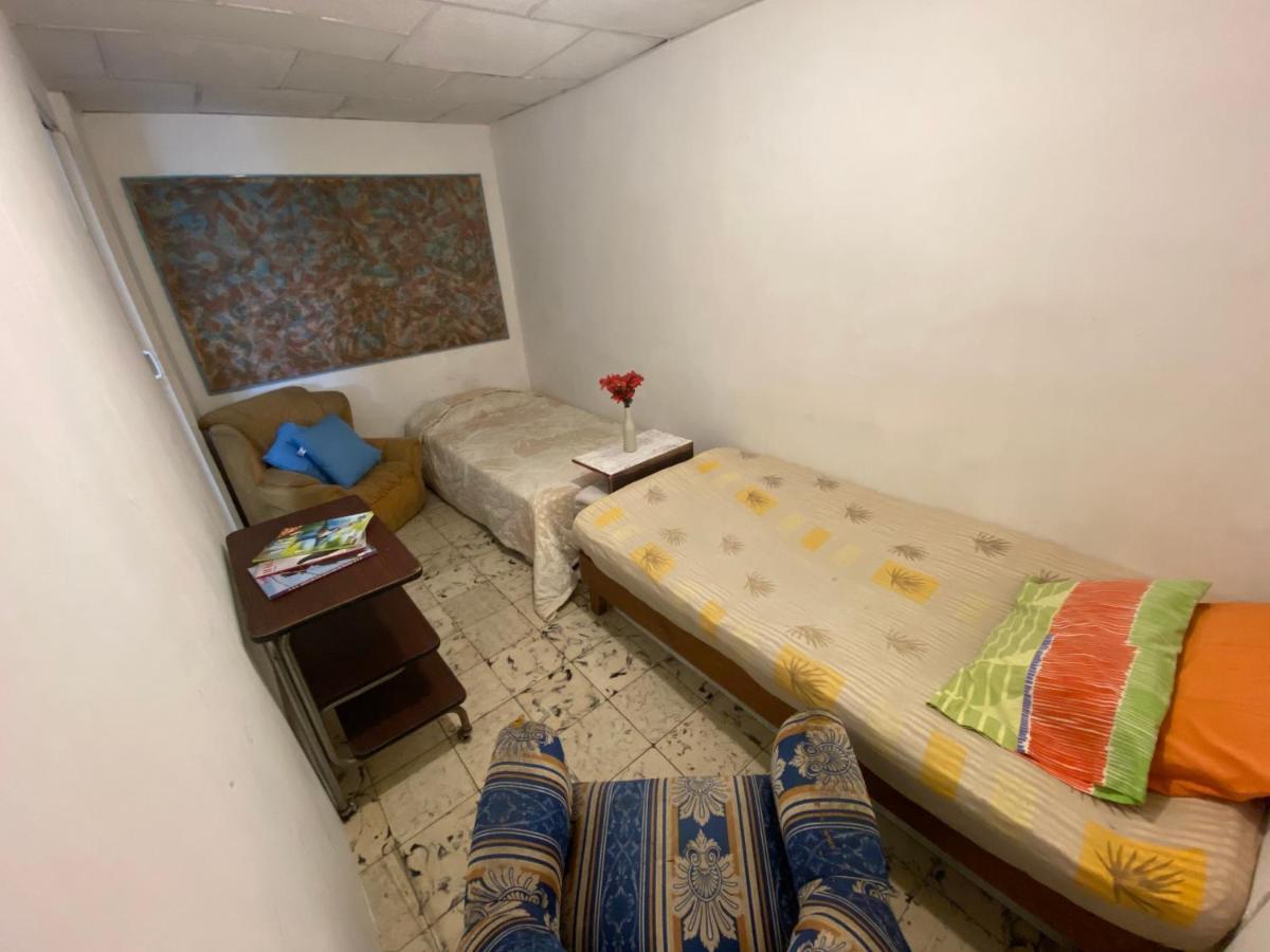 Hostal Casa Las Tias 麦德林 外观 照片