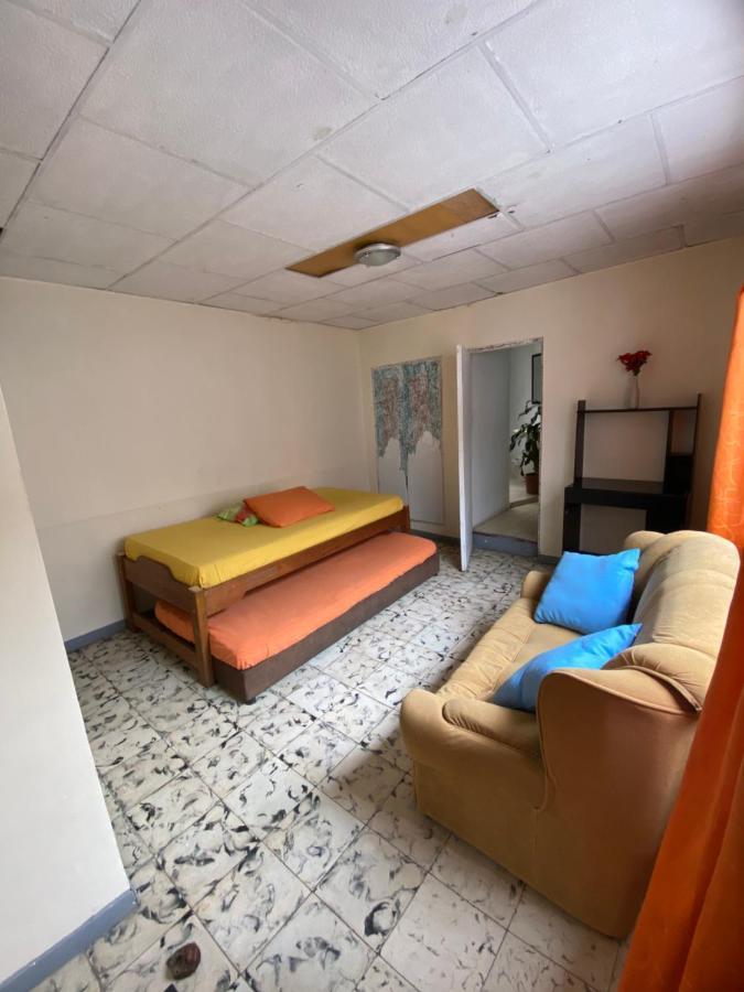 Hostal Casa Las Tias 麦德林 外观 照片