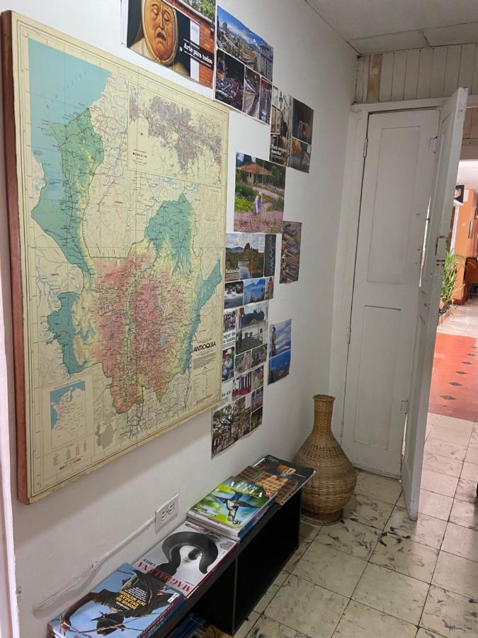 Hostal Casa Las Tias 麦德林 外观 照片